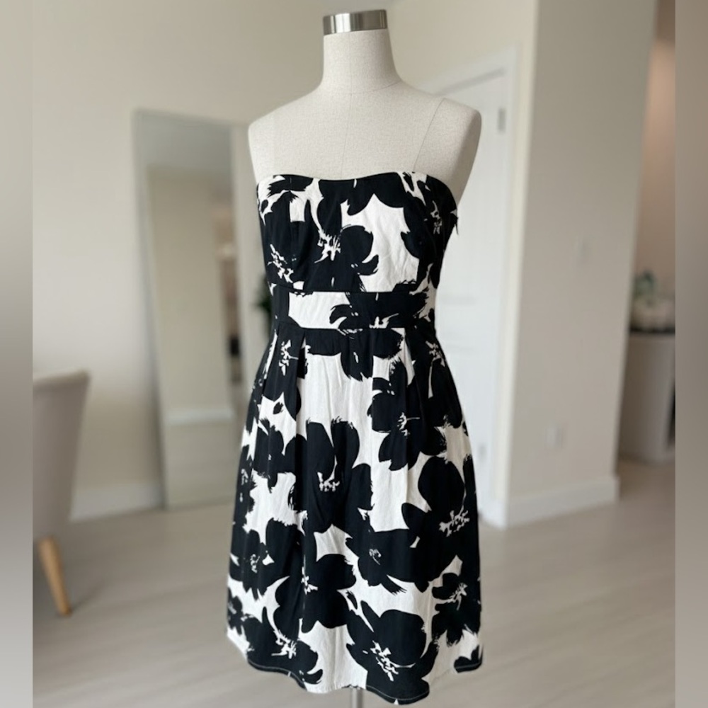 Romy Black and White Floral Strapless Cocktail Dress Medium